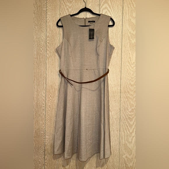 Tommy Hilfiger Dresses & Skirts - NWT Tommy Hilfiger women’s 14 Light Gray Sleeveless Midi Dress with Brown Belt